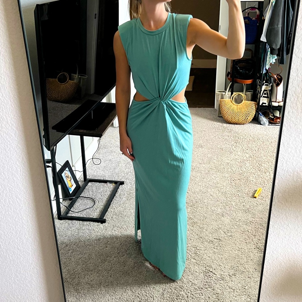 Casual Flowy Cutout Maxi Dress